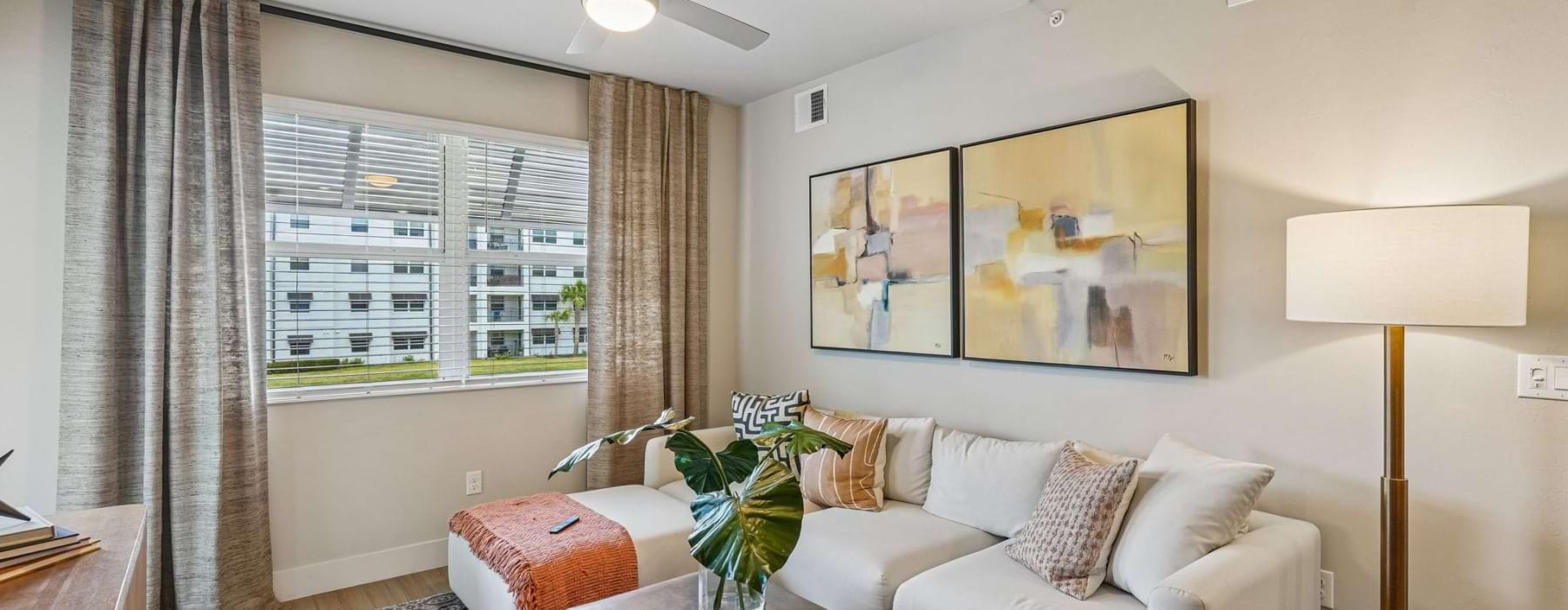 Alt	 Expansive living areas with high-end finishes and room to truly spread out — a rare find in Fort Myers apartment living.